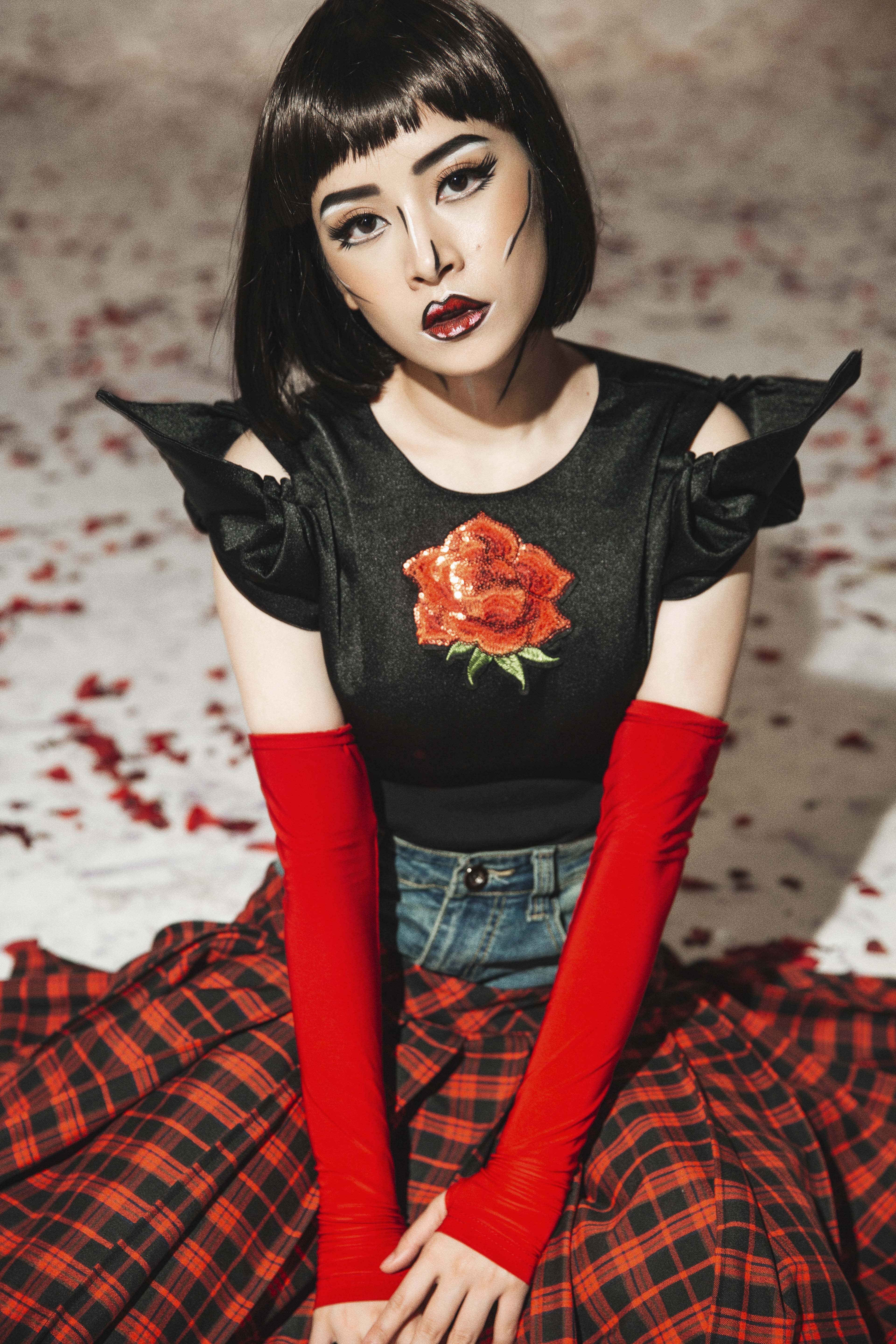 chi pu phat hanh ca khuc moi doa hoa hong anh 1