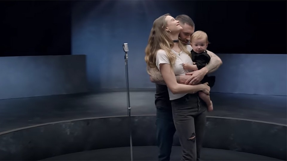 mv girls like you maroon 5 anh 2