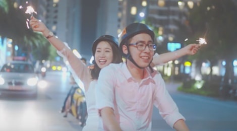 Chu nhan hit 'Nguoi am phu' ra mat MV dau tay lang man nhu phim Han hinh anh