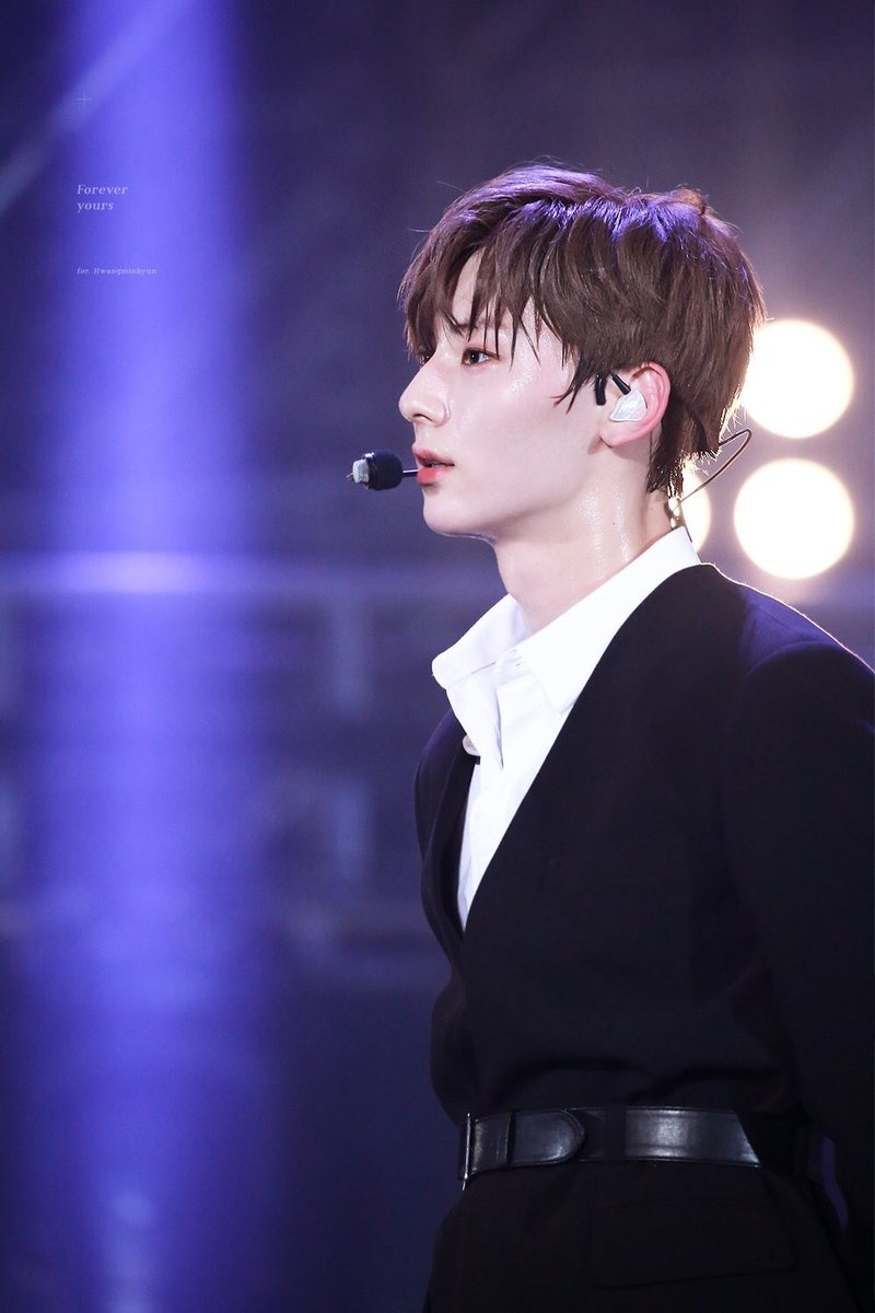 thanh vien wanna one khoe co bung gay sot anh 8