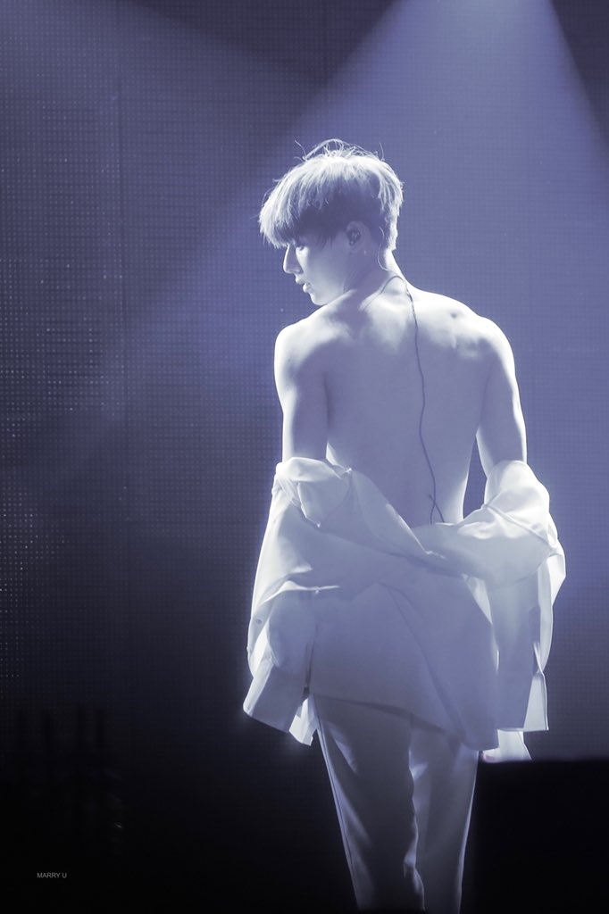 thanh vien wanna one khoe co bung gay sot anh 5