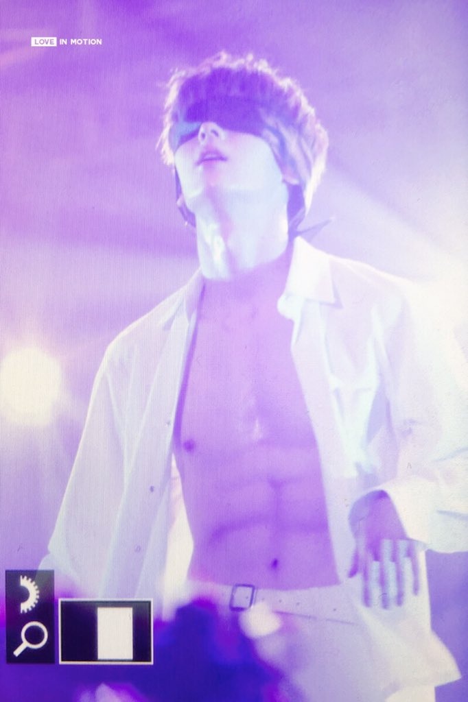 thanh vien wanna one khoe co bung gay sot anh 2