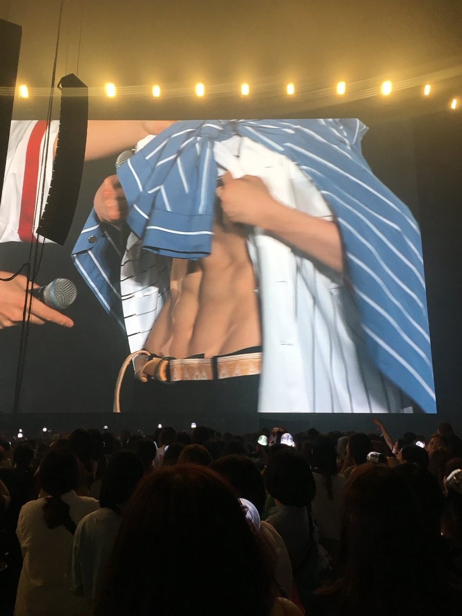 thanh vien wanna one khoe co bung gay sot anh 7