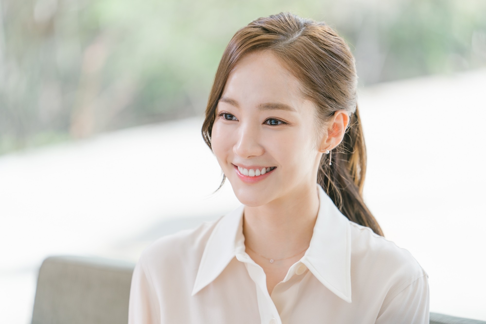 ban dien park min young anh 2
