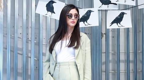 Jun Ji Hyun van sang chanh du mac quan ao nam tinh, luom thuom hinh anh