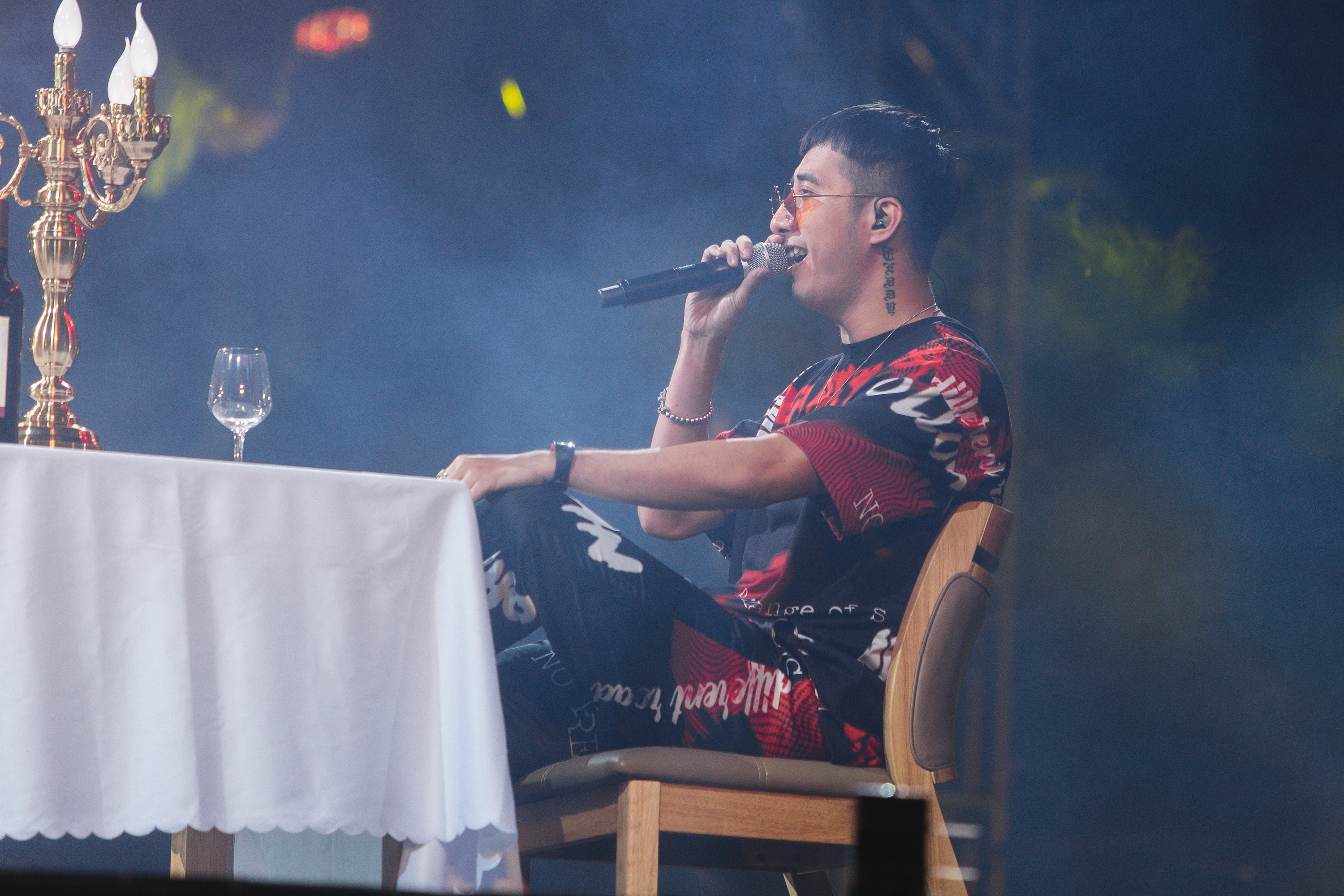 son tung toc tien dien o pho di bo anh 12