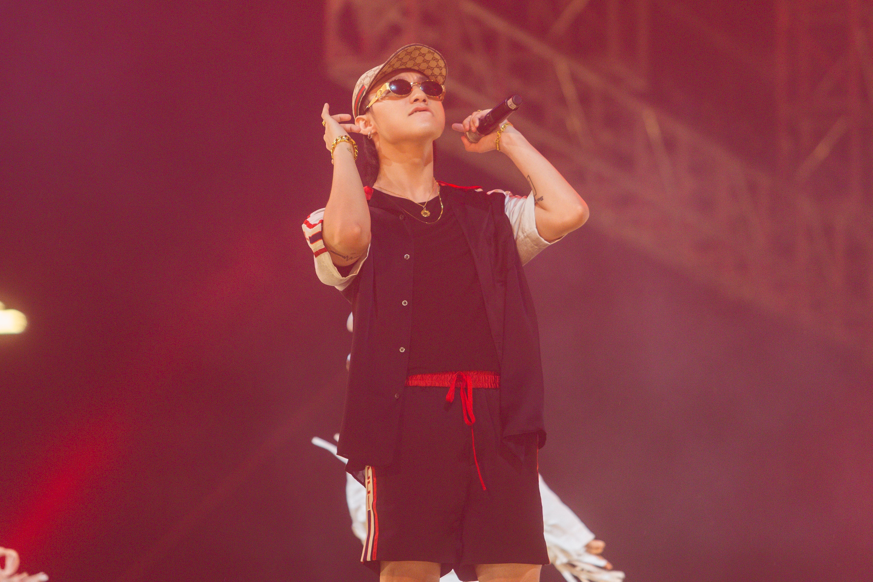 son tung toc tien dien o pho di bo anh 1