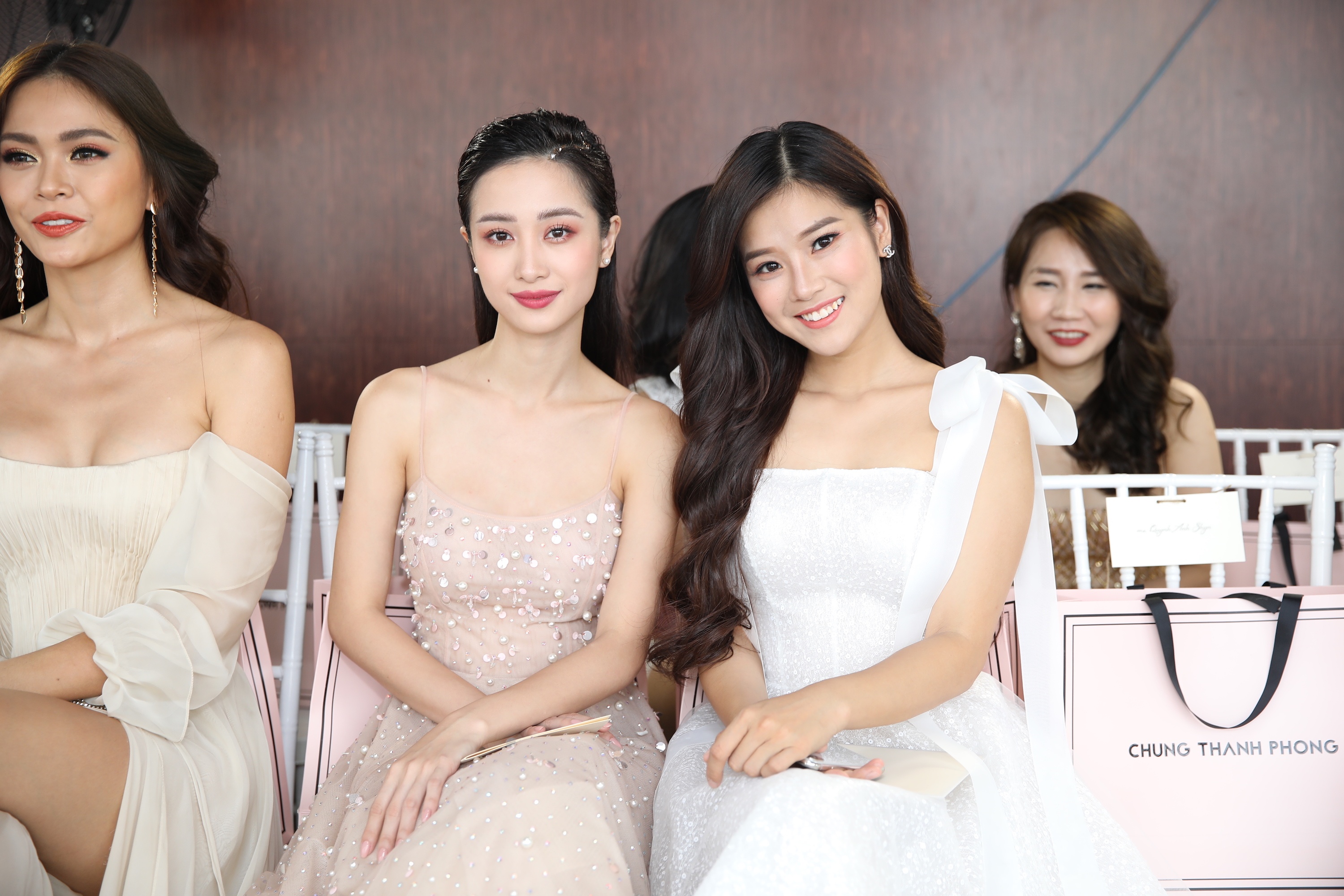 sao va hoa hau viet du show thoi trang anh 18