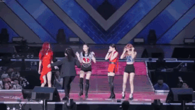 Black Pink bi huy tiet muc khi dang trinh dien do khien fan tuc gian hinh anh