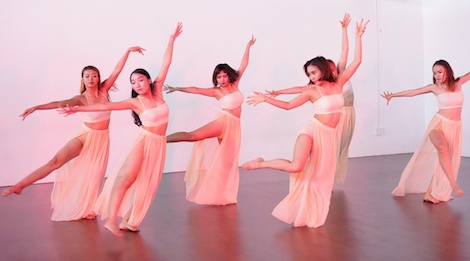 Video vu dao Dung lang im - Pham Lich hinh anh