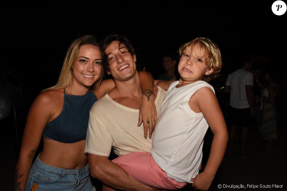 ban gai neymar anh 3