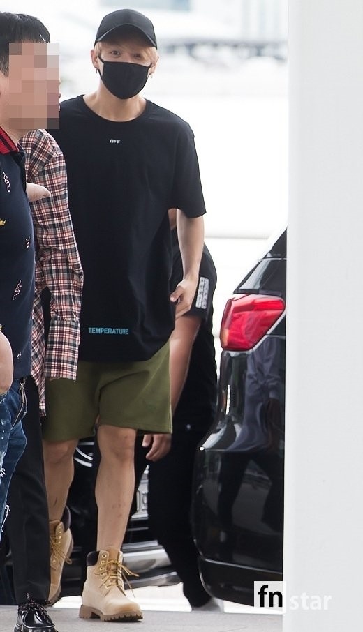 nhan sac sao han o san bay anh 13