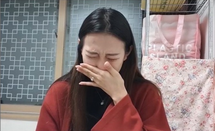 Chu studio dinh be boi tinh duc chan dong showbiz Han tu tu hinh anh