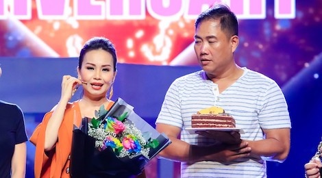 Vo chong Cam Ly - Minh Vy ky niem 14 nam cuoi tren san khau hinh anh