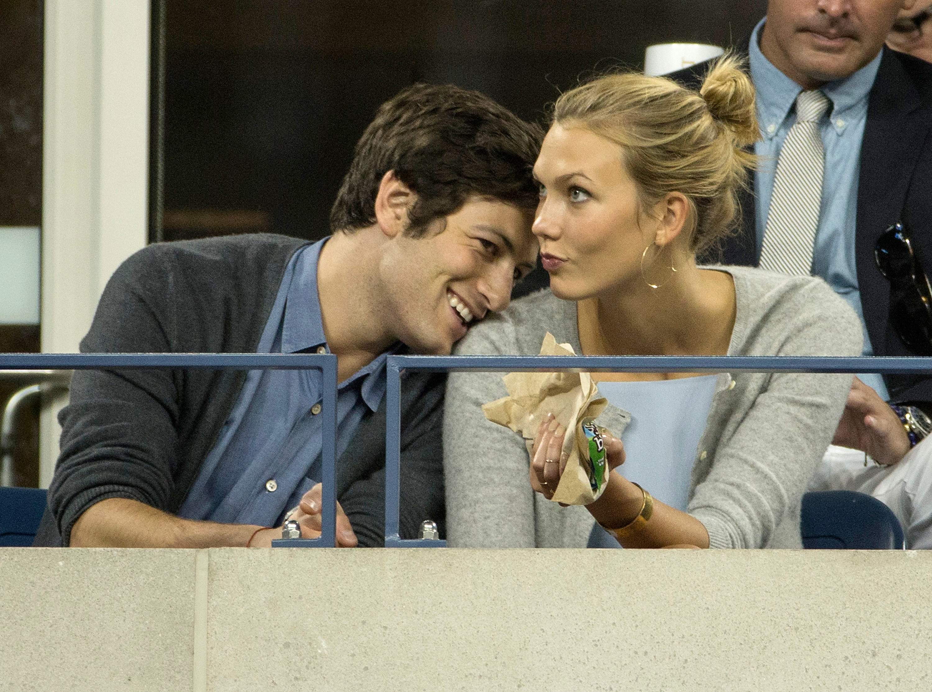 karlie kloss đính hôn ảnh 2 karlie kloss dinh hon anh 2