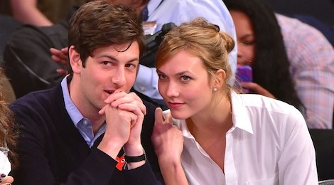 Thien than Victoria's Secret dinh hon voi em chong Ivanka Trump hinh anh