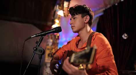 Isaac viet nen chuyen tinh lang man cung Phan Ngan hinh anh