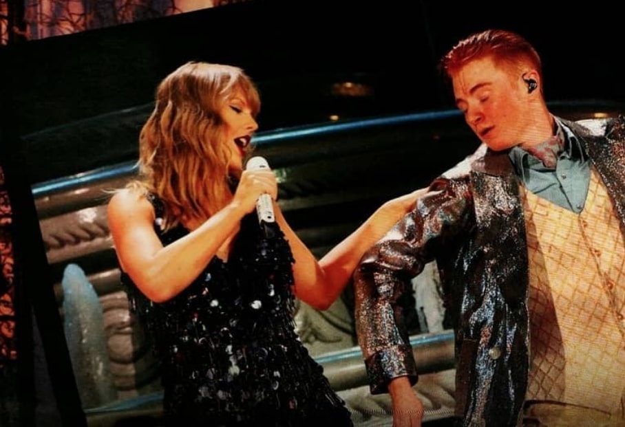 taylor swift ngã trên sân khấu ảnh 2 taylor swift nga tren san khau anh 2