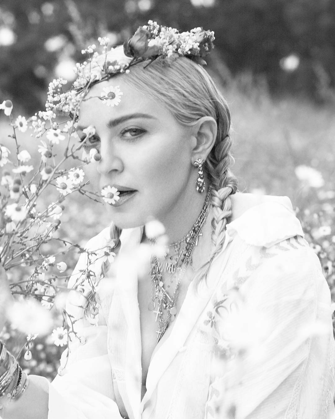 madonna tre trung o tuoi 60 anh 2