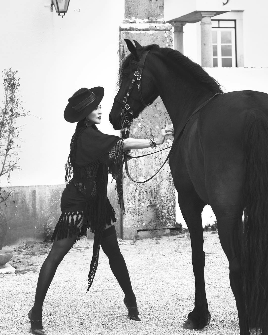 madonna tre trung o tuoi 60 anh 8