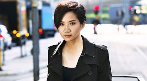 Nu ca si dong tinh Hong Kong tu vong do roi tu toa nha cao tang hinh anh