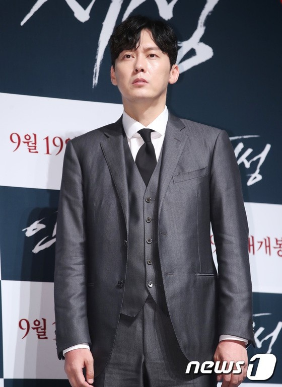 tai tu han mac vest anh 10