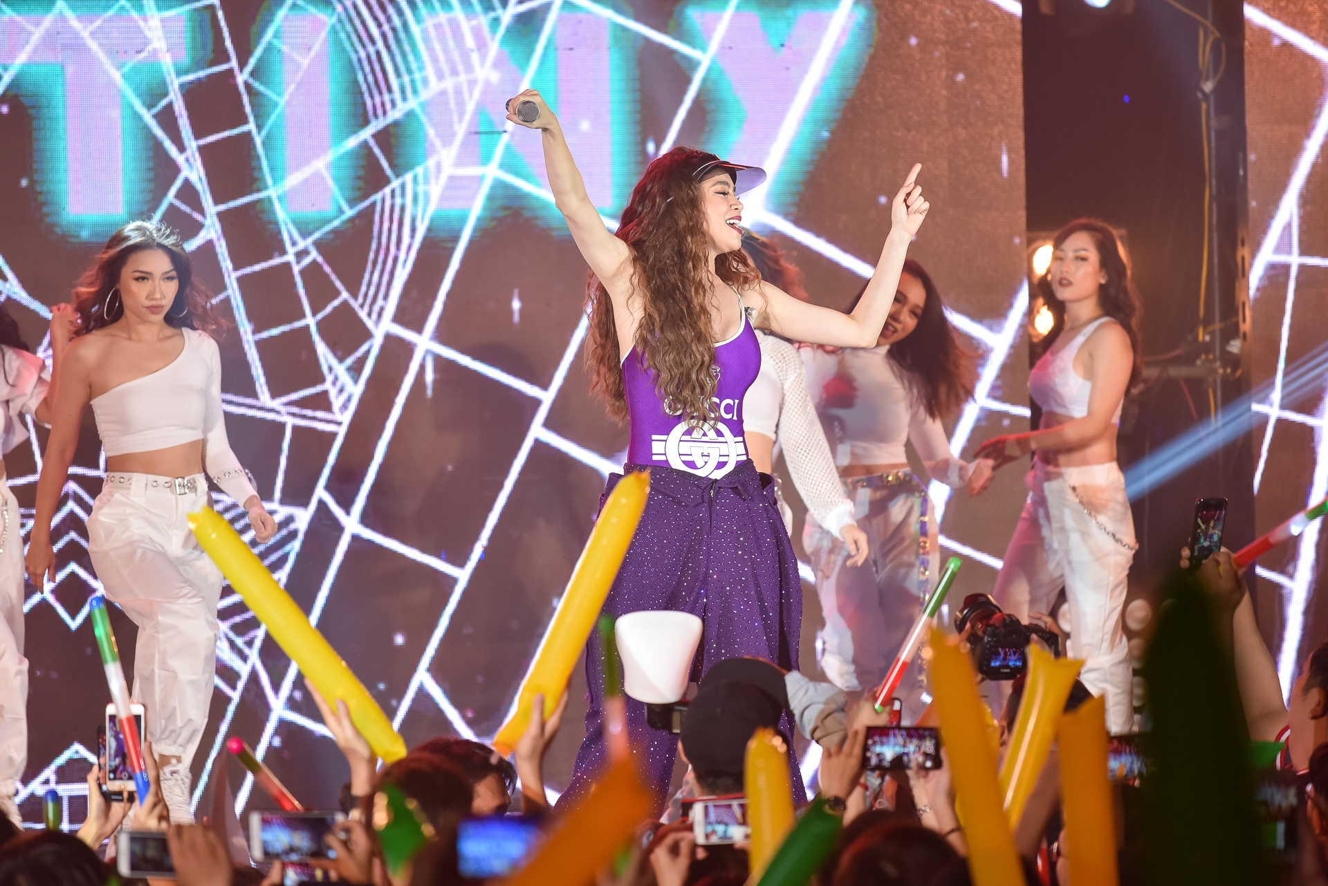 ho ngoc ha giao luu fan anh 1