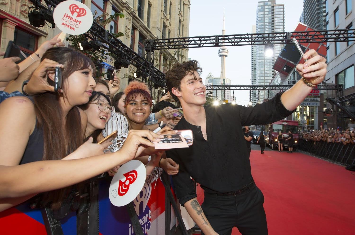 le trao giai iHeartRadio 2018 anh 3