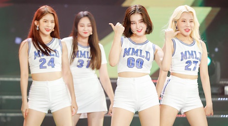 'Thien than lai' Kpop do sac cung Toc Tien, khoe hit tram trieu view hinh anh