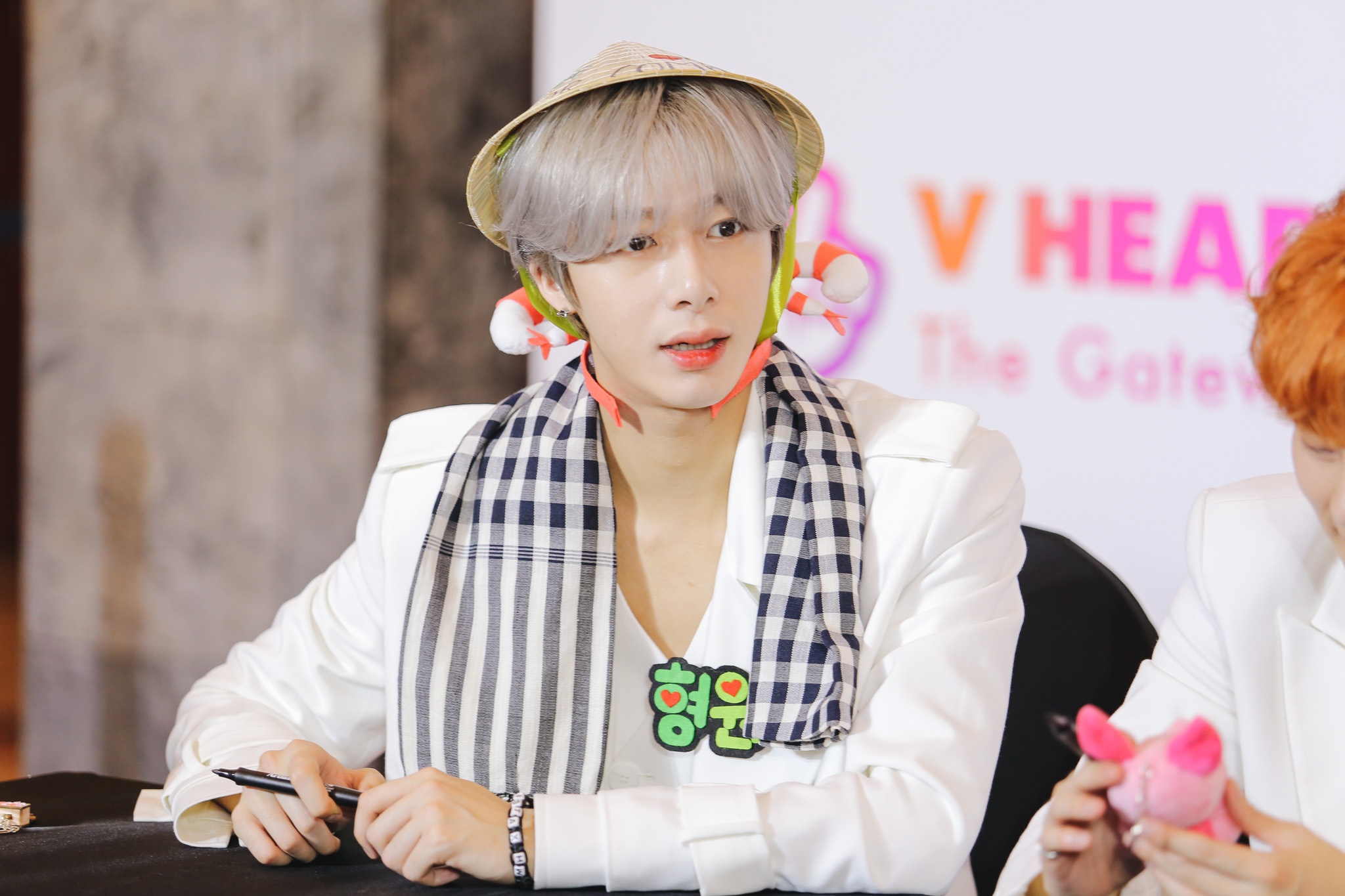 momoland monsta x ki tang fan viet anh 13