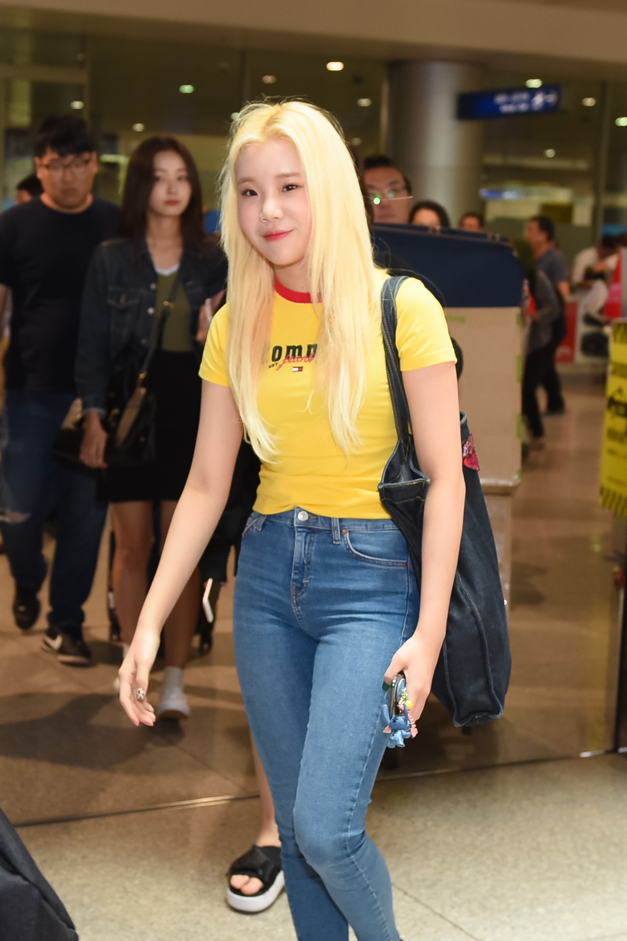 momoland den viet nam anh 5