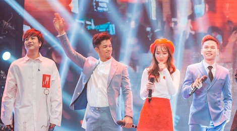 Ca si Lan song xanh hat 'Niem tin chien thang' co vu Olympic Viet Nam hinh anh