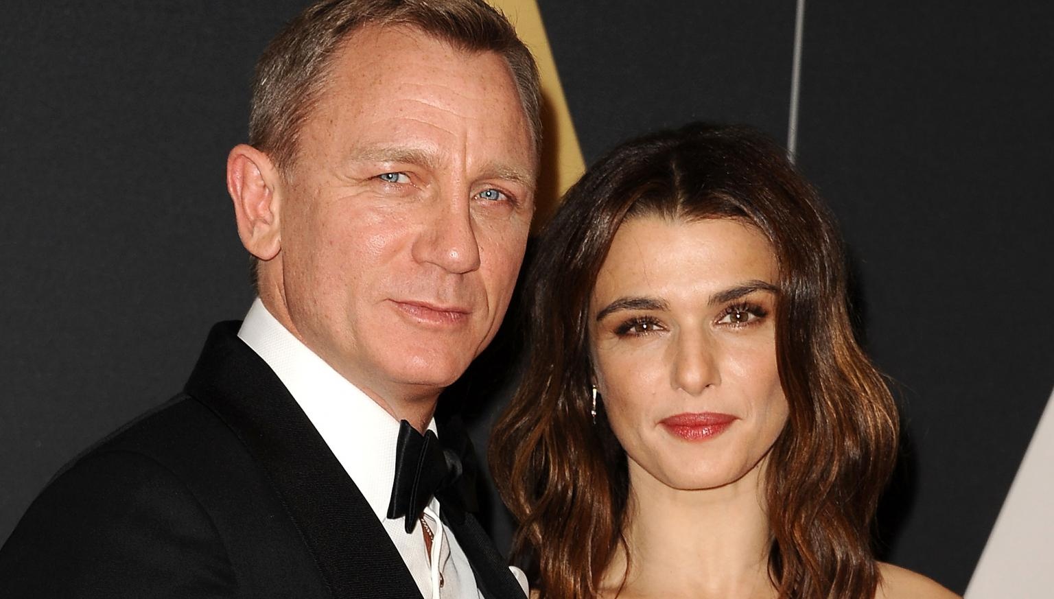 My nhan 'Xac uop Ai Cap' sinh con cho tai tu James Bond o tuoi 48 hinh anh