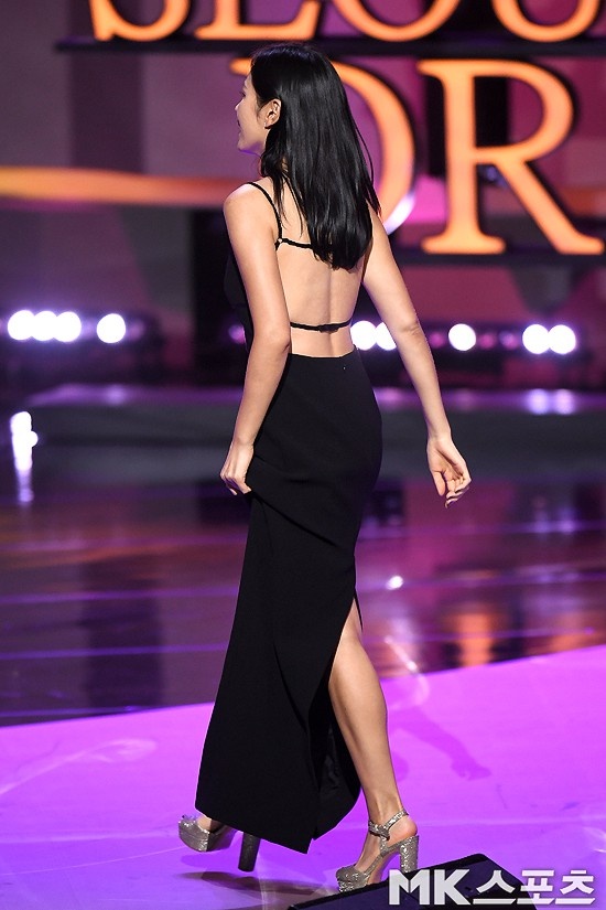 son ye jin goi cam o le trao giai truyen hinh anh 2