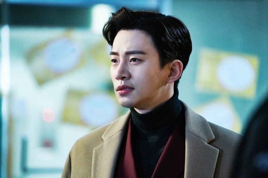 jun ho ném vòng tay tặng fan ảnh 2 jun ho nem vong tay tang fan anh 2