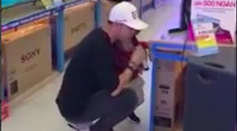 Ung Hoang Phuc hat live 