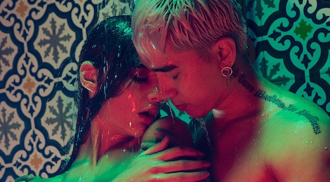 Ngung hat ballad, Chi Dan dong canh nong trong MV nhac EDM moi hinh anh