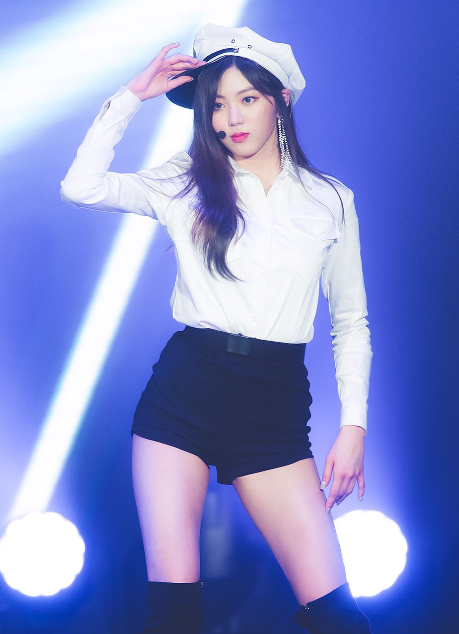 than tuong kpop sinh nam 2000 anh 3