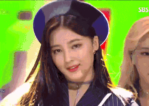 10 than tuong Kpop sinh nam 2000 so huu ve dep sac sao, quyen ru hinh anh