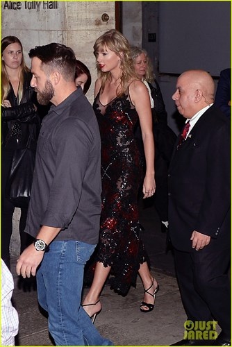 taylor swift tác hợp cặp đồng tính nữ ảnh 2 taylor swift tac hop cap dong tinh nu anh 2