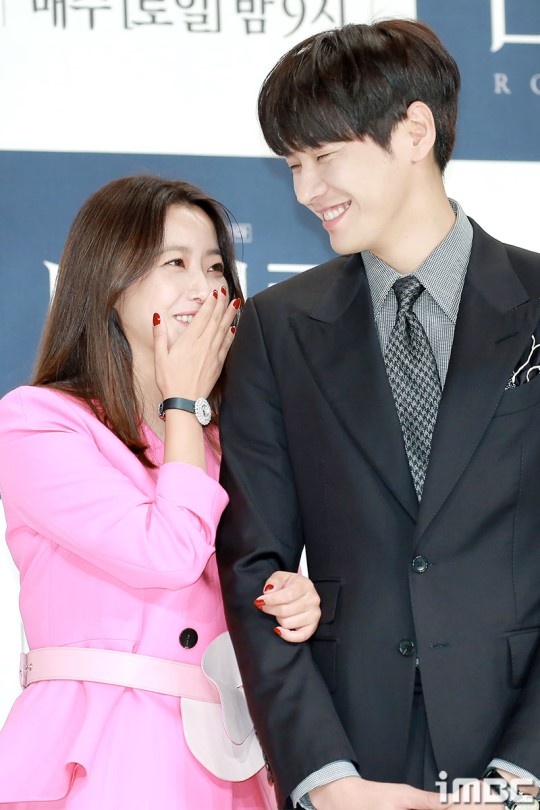 kim hee sun tre trung ben dan em anh 7