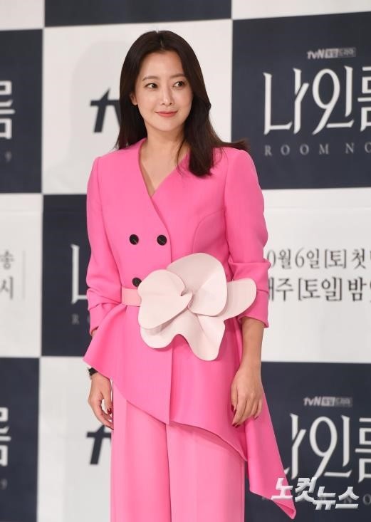 kim hee sun tre trung ben dan em anh 4