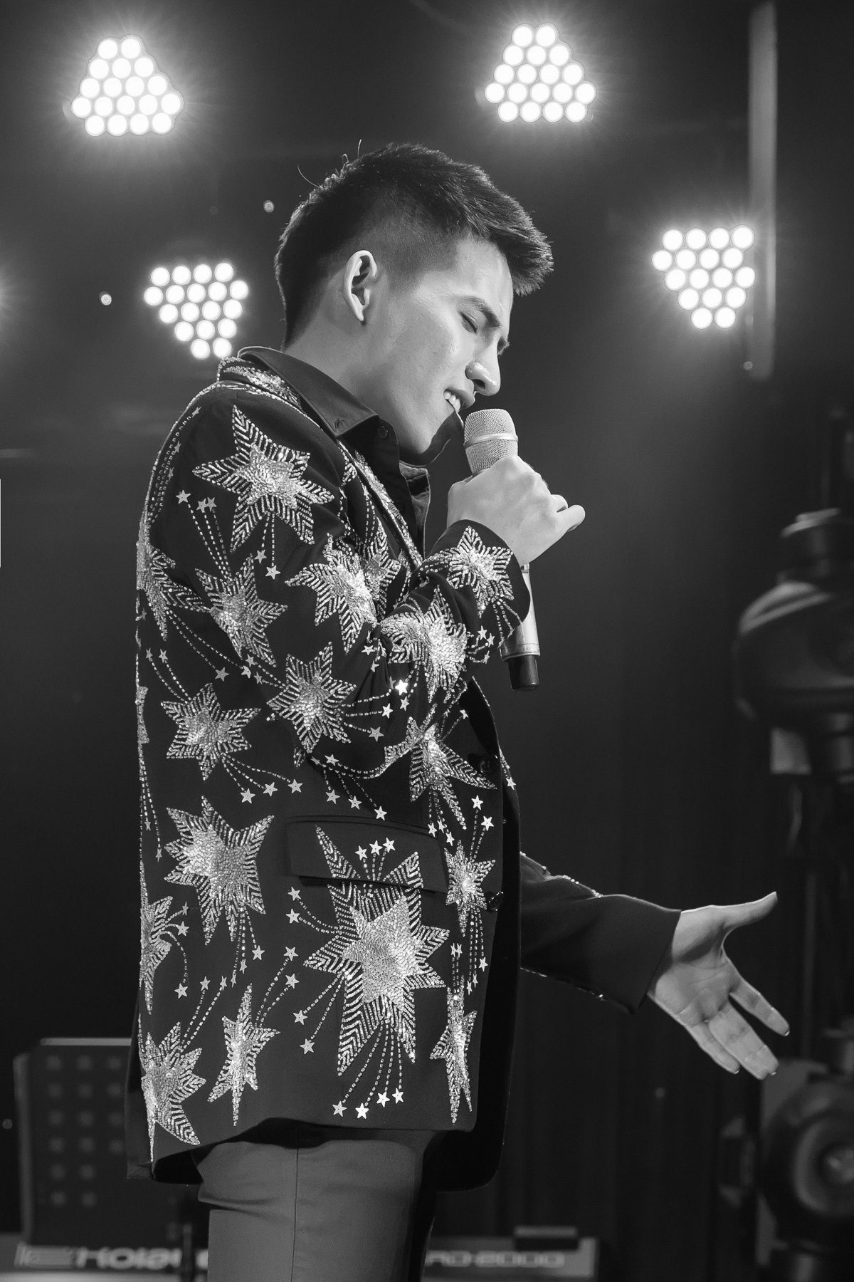 quốc thiên thừa nhận phẫu thuật thẩm mỹ ảnh 2 quoc thien thua nhan phau thuat tham my anh 2