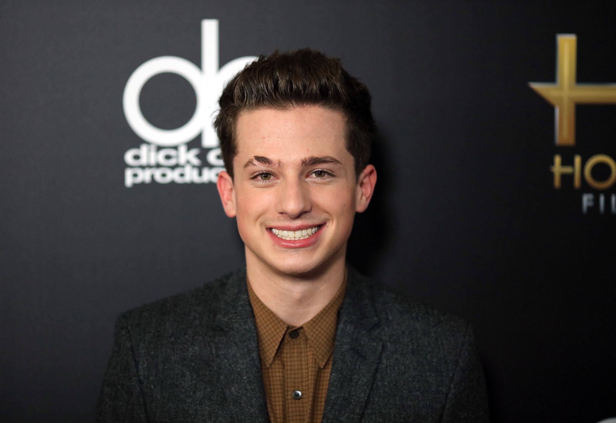 charlie puth dự lễ trao giải âm nhạc hàn ảnh 1 charlie puth du le trao giai am nhac han anh 1