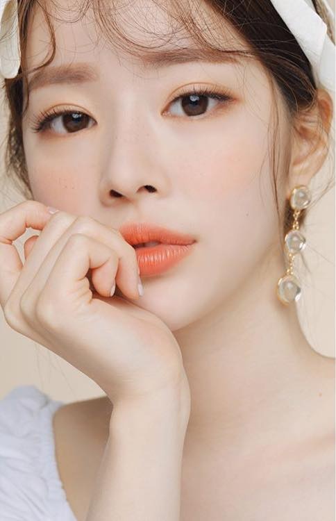 nhan sac ban gai tin don cua seungri anh 1