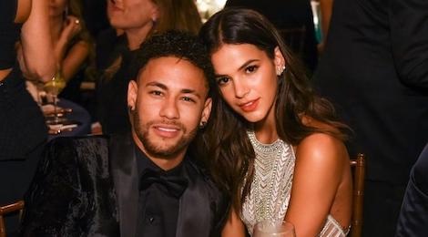 Sieu sao Neymar lai chia tay voi ban gai minh tinh hinh anh