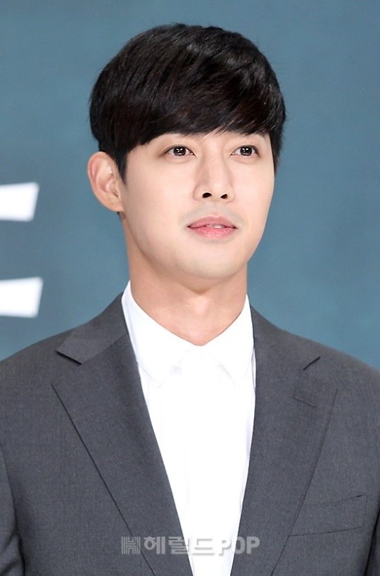 kim hyun joong tai xuat sau 4 nam scandal bao hanh anh 1