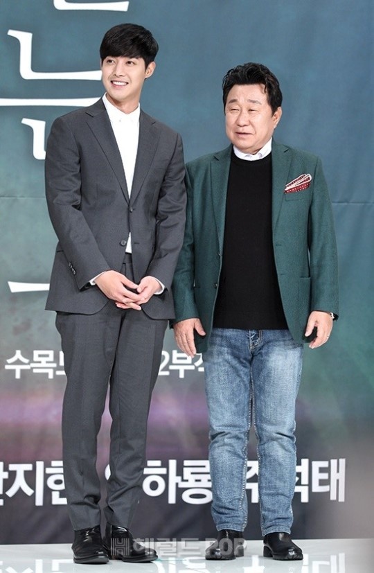 kim hyun joong tai xuat sau 4 nam scandal bao hanh anh 4