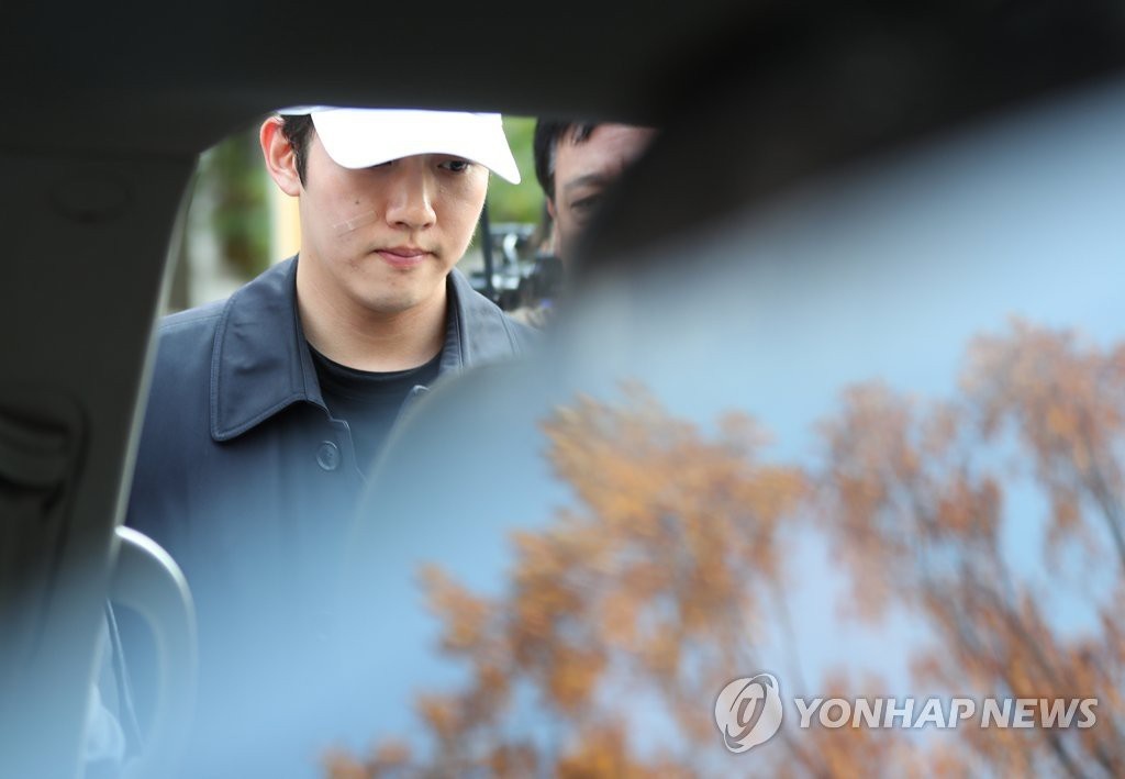 ban trai goo hara bi bat giu anh 3