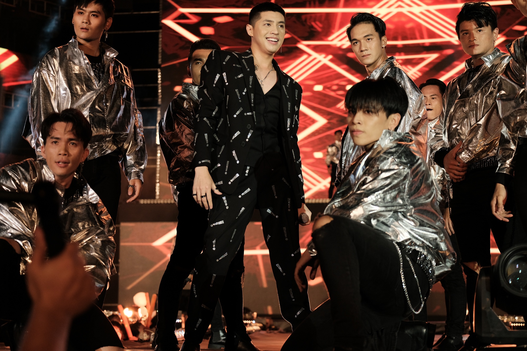 son tung hoi tu dan sao vpop anh 12